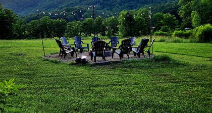 Waldens Creek Hideaway on the farm with theater room and hot tub.