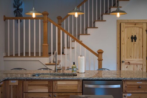 Waldens Creek Hideaway on the farm with theater room and hot tub.