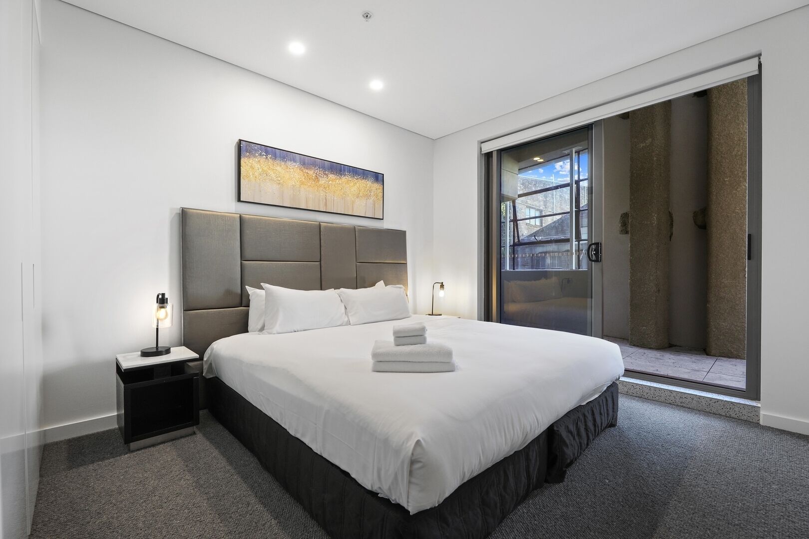 1 slaapkamer, een strijkplank/strijkijzer, wifi, beddengoed