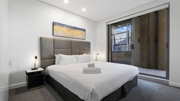 1 slaapkamer, een strijkplank/strijkijzer, wifi, beddengoed