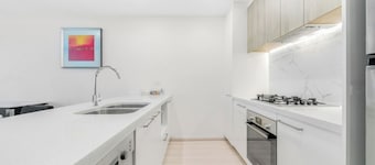 Sunny 2 Bedroom Apt with Parking in Rouse Hill