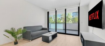 Sunny 2 Bedroom Apt with Parking in Rouse Hill