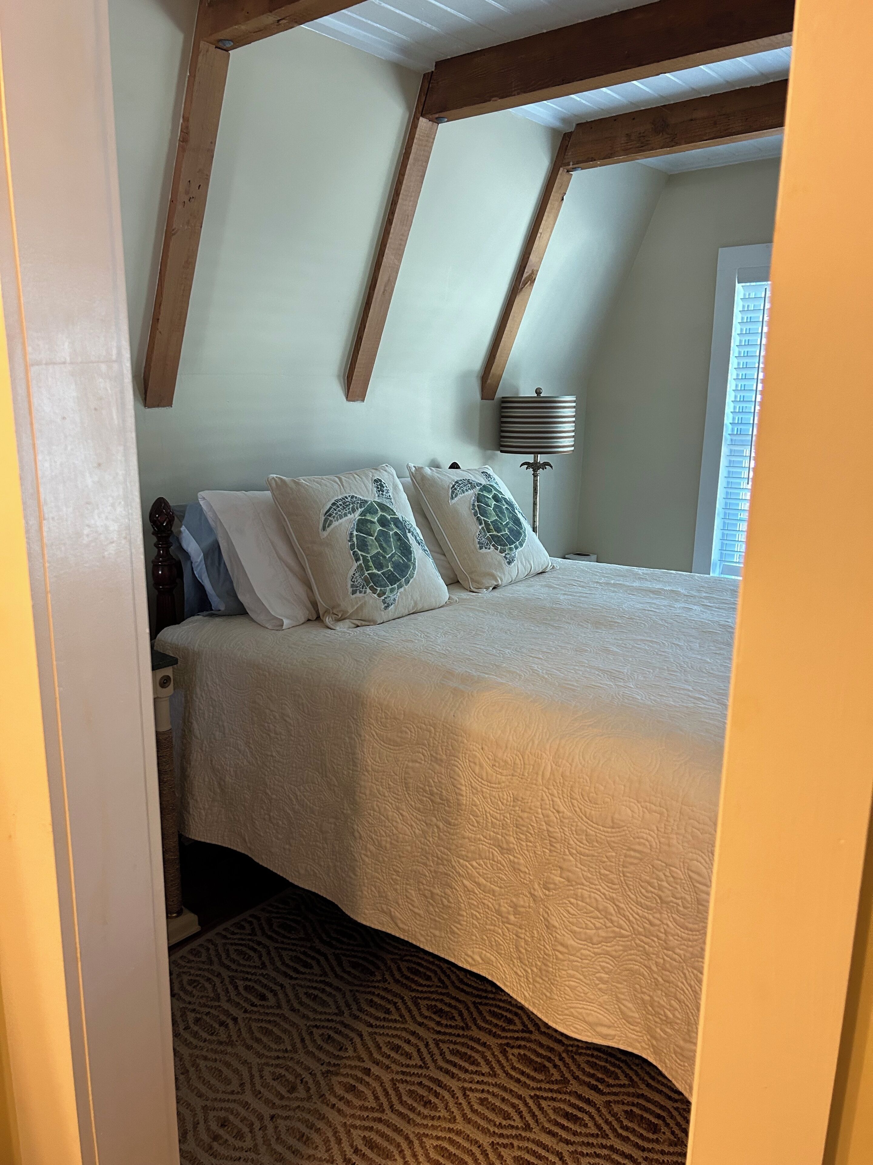 3 室のベッドルーム、アイロン / アイロン台、WiFi、ベッドシーツ