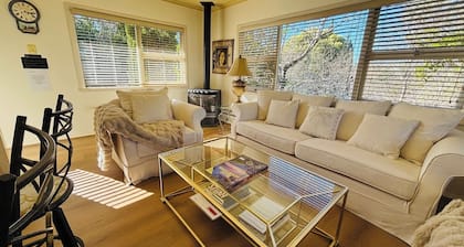 Leura's Magical Manderley - 1 Bedroom Unit