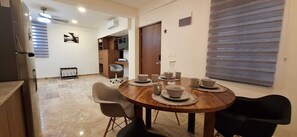 Dining - Deluxe PB Itzamná Private Suite one block from 5th Av and 7 minutes from the sea (Playa del Carmen)