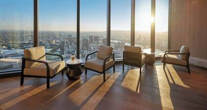 Riverfront 2Bedroom Apt in Brisbane City w/Parking