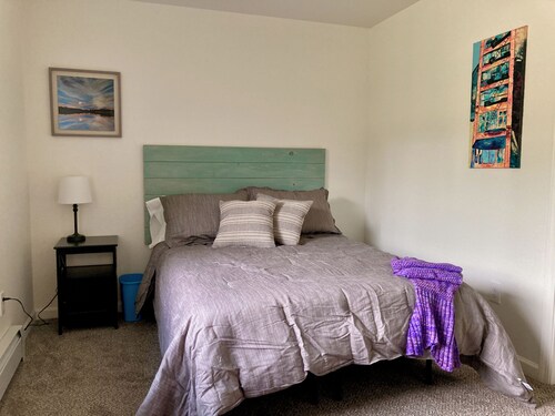Soldotna Mid-Town Suite Near Soldotna Creek Park & The Kenai River.