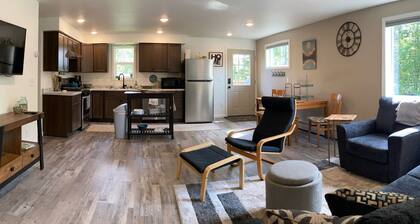 Soldotna Mid-Town Suite Near Soldotna Creek Park & The Kenai River.