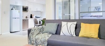 One bedroom Apartment walk to Gordon Train Station