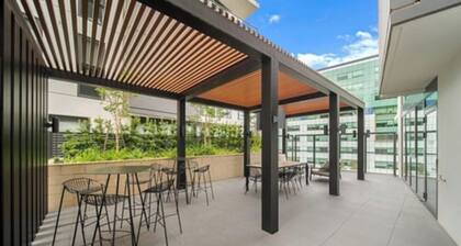 Central Canberra 2BR Apartment with Parking