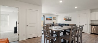 Hilltop Haven 3BD/2BTH in Beautiful Benson, AZ      
Pets OK
