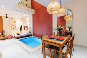 Deluxe Villa, Pool View | In-room dining