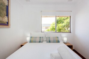 2 多间卧室、熨斗/熨衣板、免费 WiFi、床单