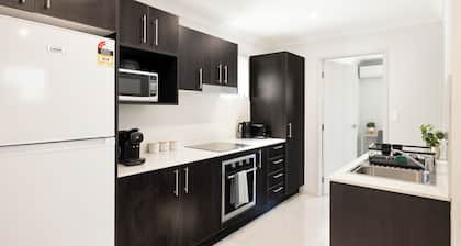 Smart Suites Self Check-in Apartments - 31 Freney