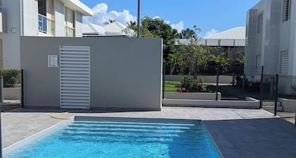 Sweet 1-bedroom condo with WiFi and AC in fabulous Saint-François