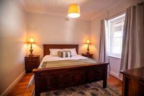 3 habitaciones, tabla de planchar con plancha, cuna de viaje y wifi