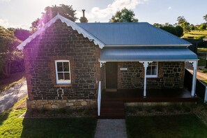 Exterior - Blue stone cottage Taralga boutique accommodation (Taralga)