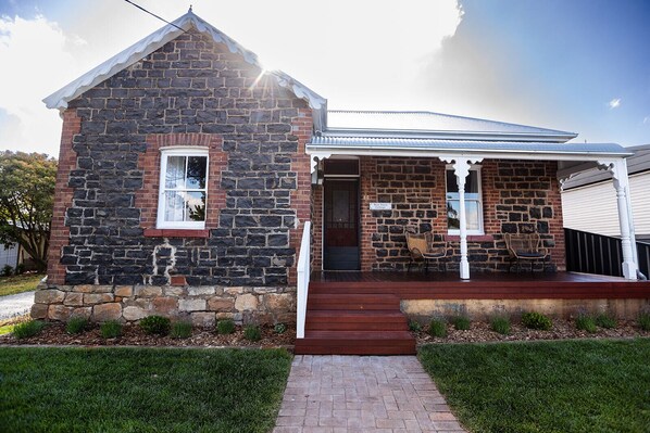 Exterior - Blue stone cottage Taralga boutique accommodation (Taralga)