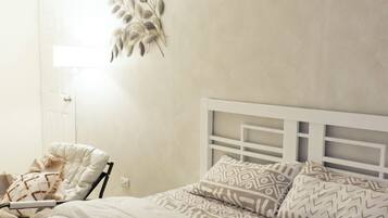 2 chambres, fer et planche à repasser, Wi-Fi, draps fournis