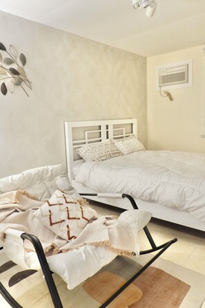 2 chambres, fer et planche à repasser, Wi-Fi, draps fournis