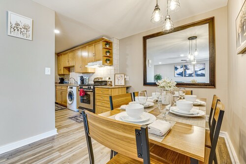 Mid Town 2BR Apartment with Pool Access/Free Parking