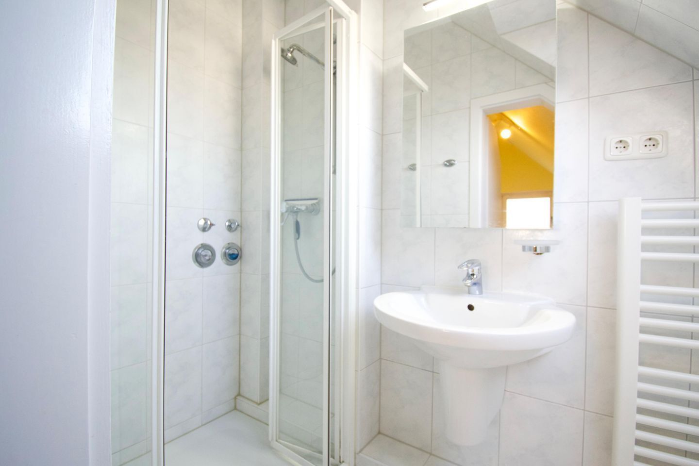 Shower, towels