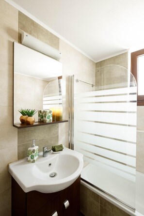 Hair dryer, towels - Green – A Seaside Escape with Mesmerizing Views (Sfakaki)