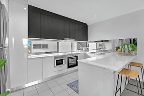 Fridge, microwave, oven, stovetop