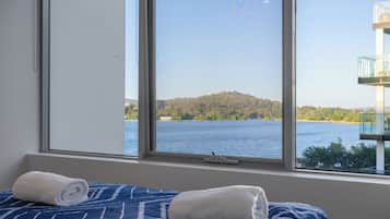 2 habitaciones, tabla de planchar con plancha, wifi y ropa de cama
