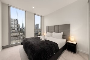 1 bedroom, iron/ironing board, WiFi, bed sheets - One-bedroom Modern Apartment in South Melbourne (South Melbourne)