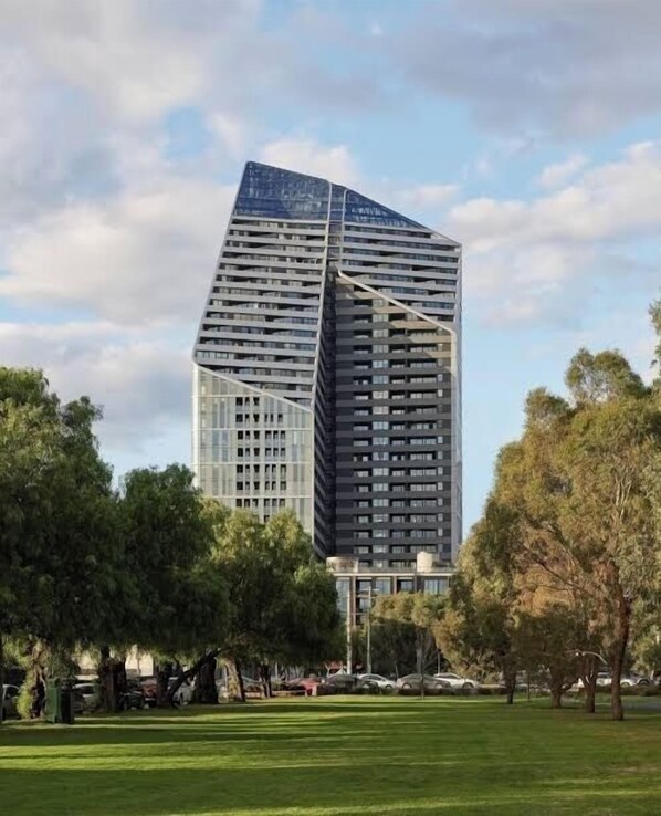 Exterior - One-bedroom Modern Apartment in South Melbourne (South Melbourne)