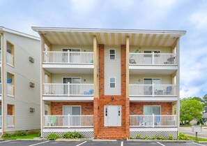 Exterior - Spacious 2 Bedroom Condo in North Ocean City! (Ocean City)