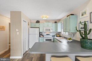 Private kitchen - Spacious 2 Bedroom Condo in North Ocean City! (Ocean City)