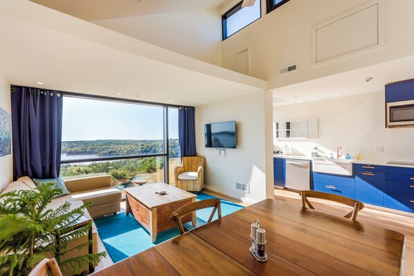 Svit - 2 sovrum - kök - sjöutsikt | Vardagsrum