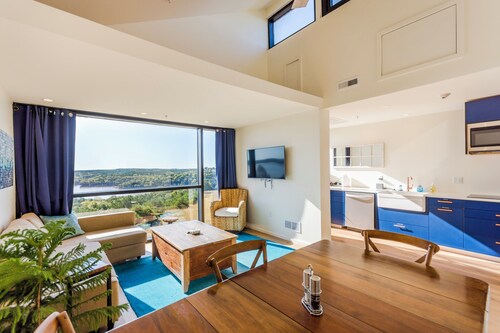 Blue Vista Stone Lodge