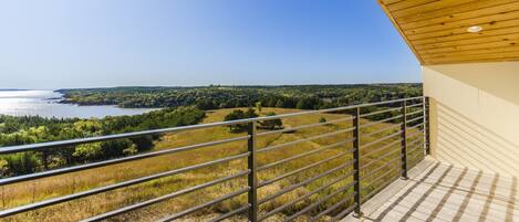 Suite, 2 Bedrooms, Kitchen, Lake View | Terrace/patio