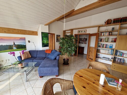 Ferienwohnung 'Storchenblick' mit Bergblick, Balkon und Wi-Fi