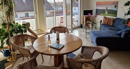 Ferienwohnung 'Storchenblick' mit Bergblick, Balkon und Wi-Fi