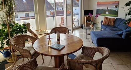 Ferienwohnung 'Storchenblick' mit Bergblick, Balkon und Wi-Fi