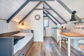 1 bedroom, free WiFi, bed sheets - Tiny Home 'Vogelkoje' with Shared Terrace, Shared Garden and Wi-Fi (Emmelsbüll-Horsbüll)