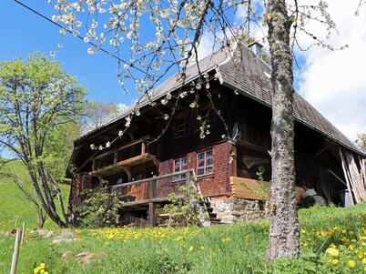 Cabin 'Ferienhütte Biobetrieb Lippenhof' with Private Terrace and Balcony