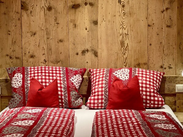 2 chambres, Wi-Fi gratuit, draps fournis