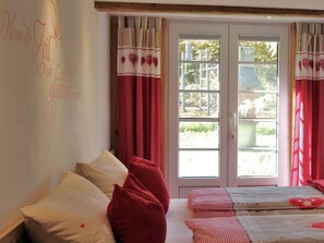 1 bedroom, free WiFi, bed sheets - Room 'Gästezimmer' with Private Terrace, Shared Garden and Wi-Fi (Breitnau)