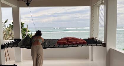 Affordable Private Cabin with access to spectacular 3rd story rooftop beach view