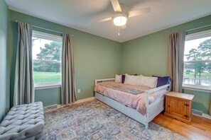 4 bedrooms, travel cot, free WiFi, bed sheets