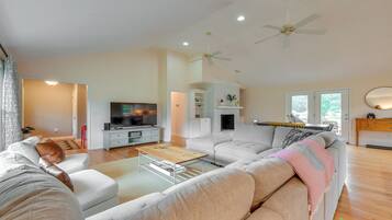 Smart TV, mesa de ping pong