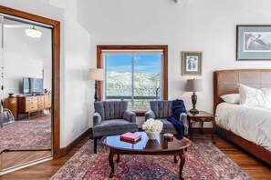 5 soverom, skrivebord, strykejern/-brett og wi-fi (inkludert)