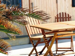 تناول الطعام بالخارج