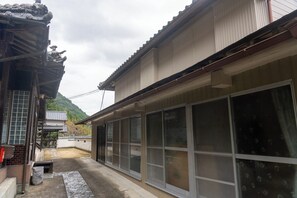 Exterior detail - 300yearold farmhouse farm experience moms home cooking retreat farmhouse guesthouse Shirataki  / Mimagun Tokushima (Mimagun)