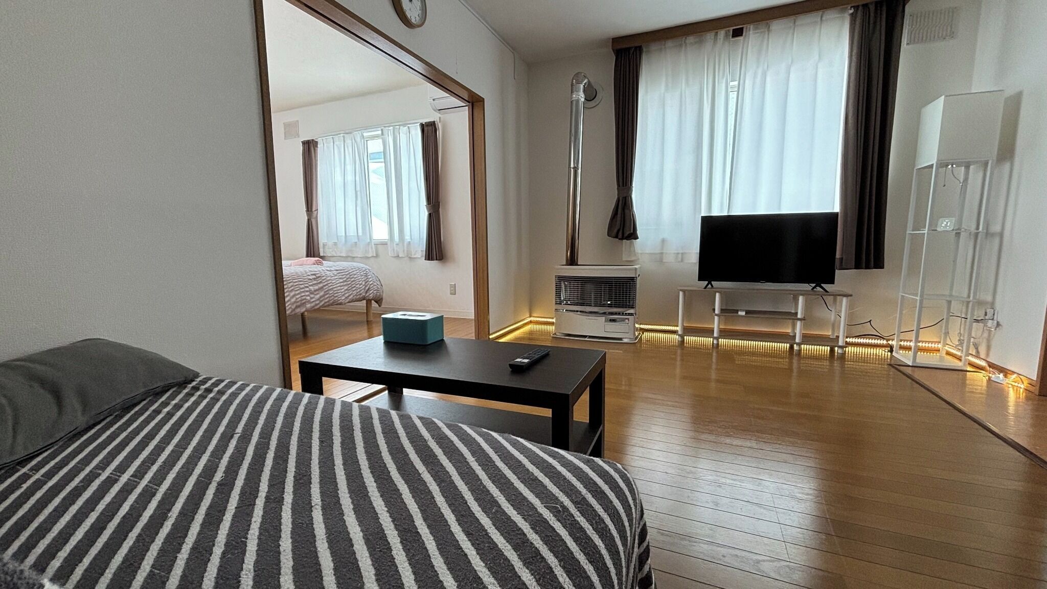 1 室のベッドルーム、デスク、アイロン / アイロン台、WiFi (無料)